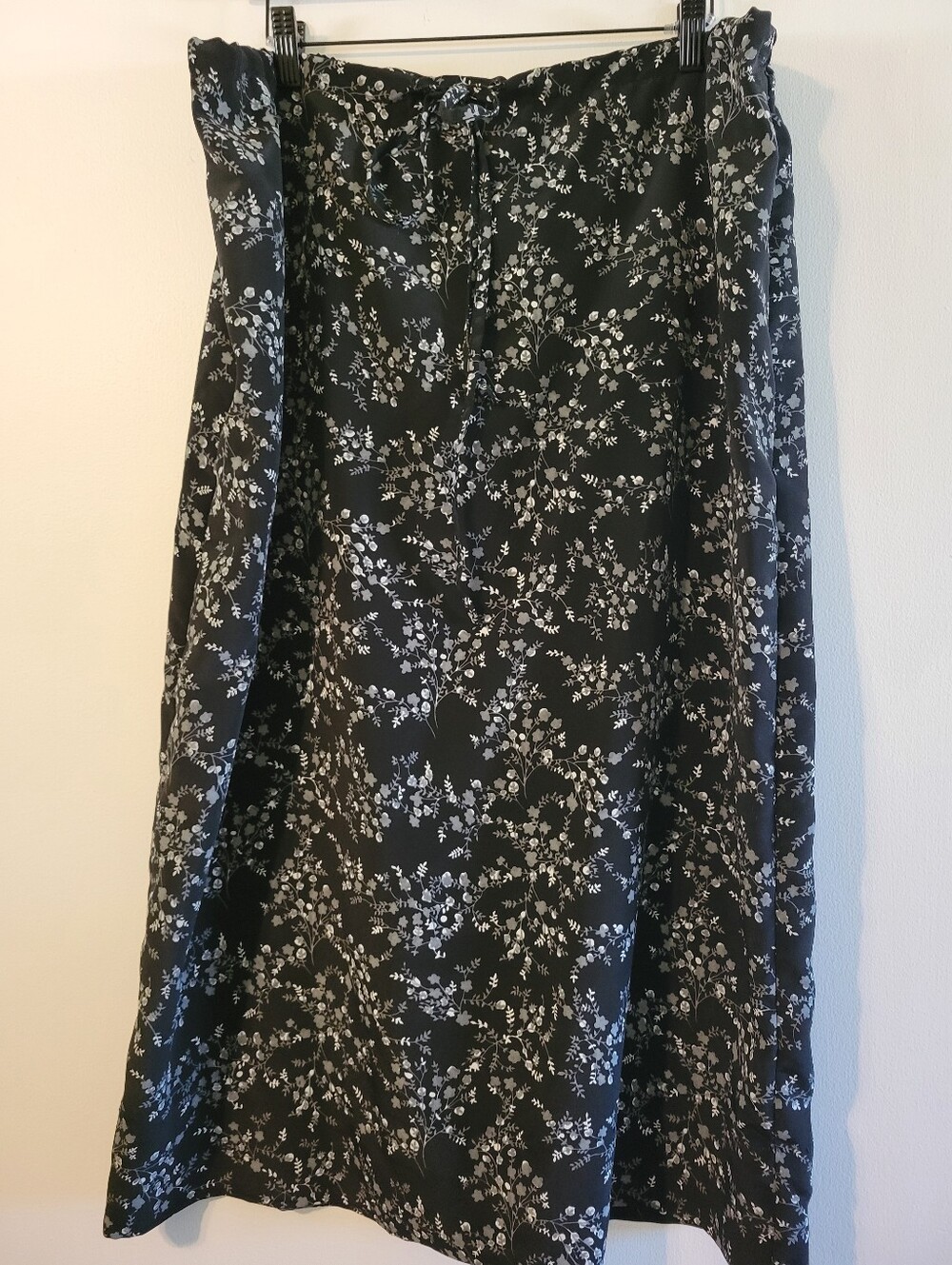 Vintage Flowery Midi Skirt